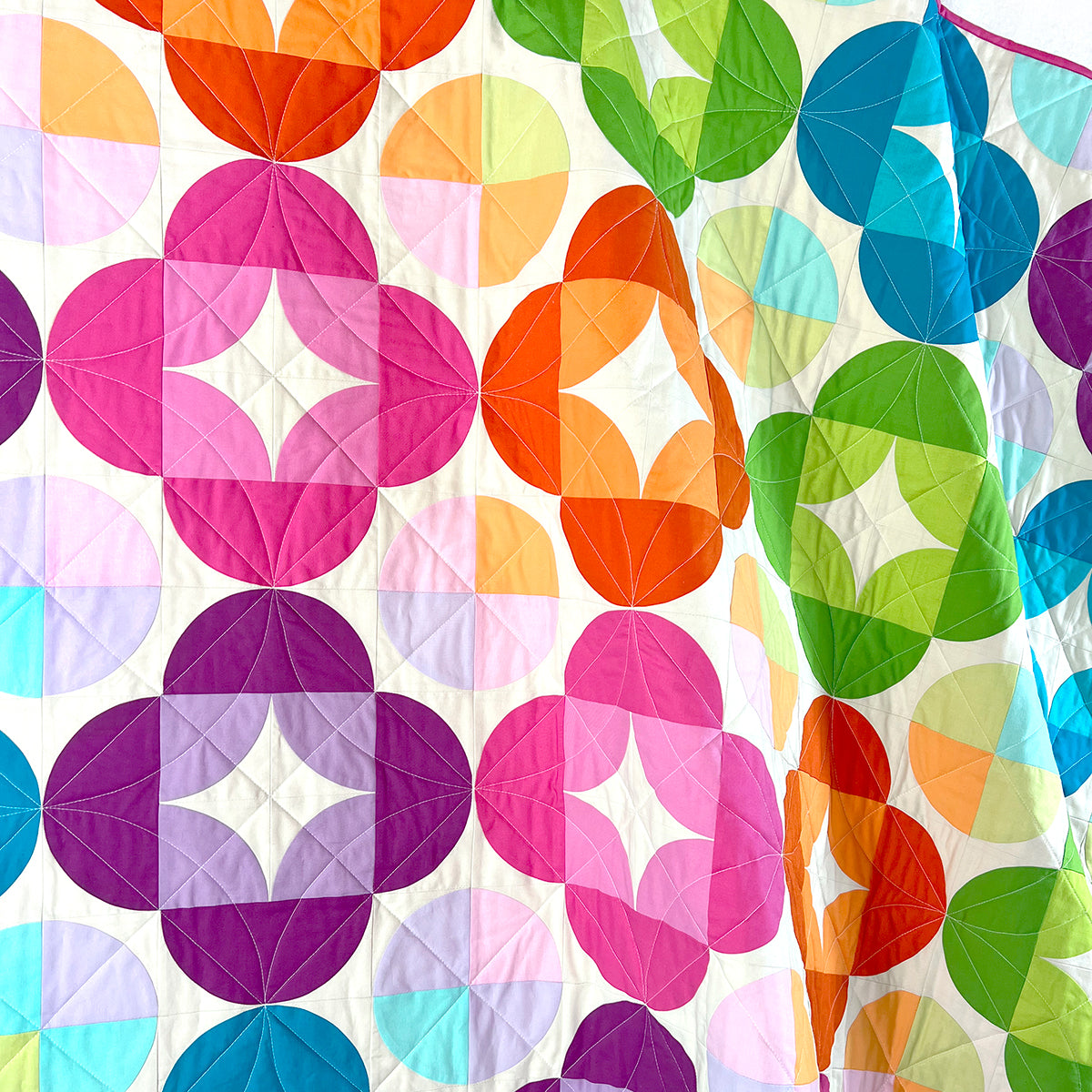 Dainty Tray Quilt Pattern by Holly Clarke Design