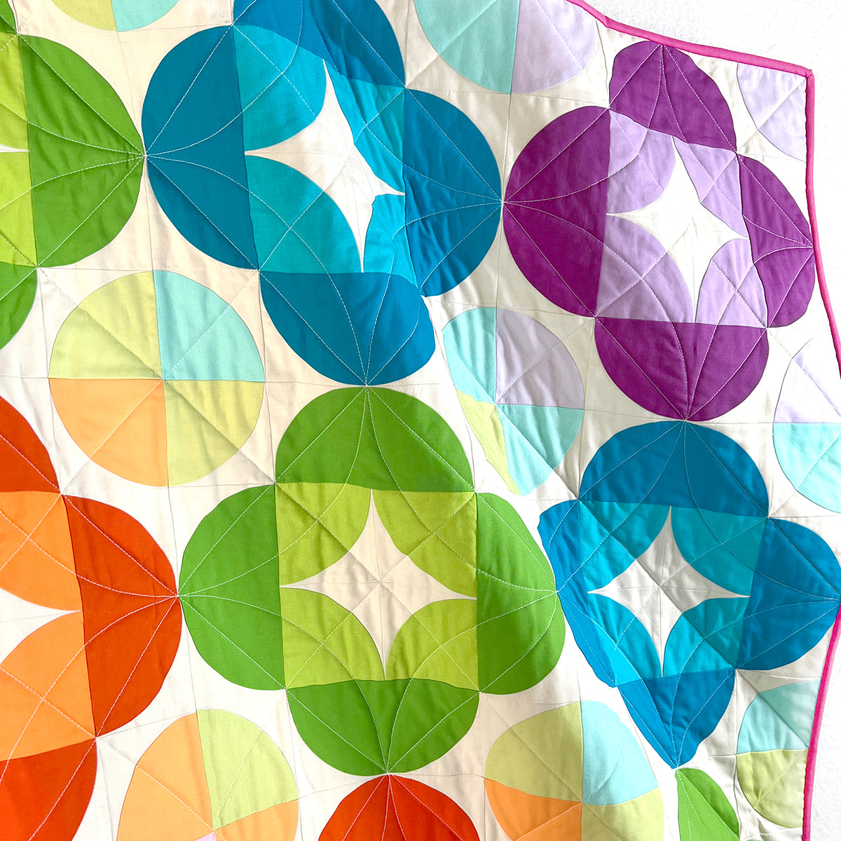 Dainty Tray Quilt Pattern by Holly Clarke Design